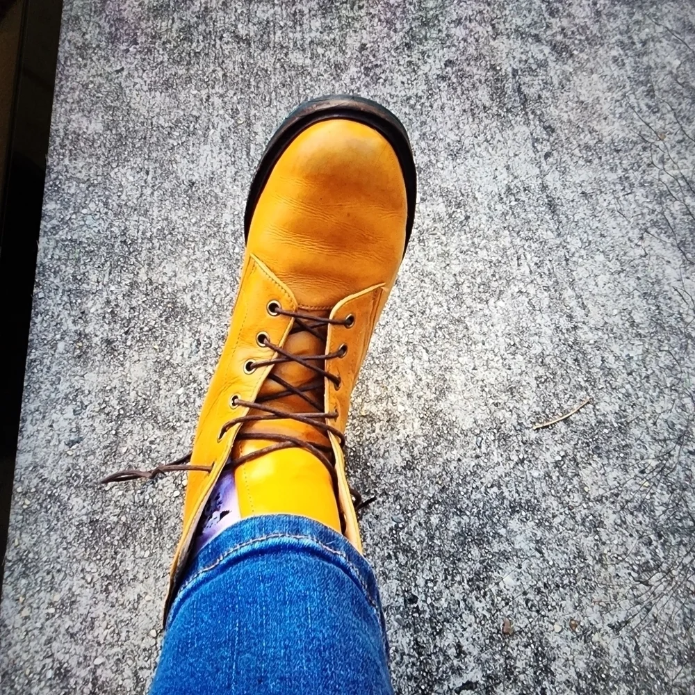 Dr. Martens Felicity Leather tie up boots M8/ W10